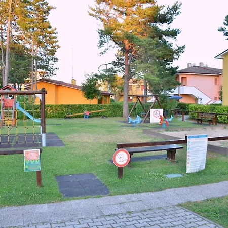 Lovely Flat With Garden In A Residence-beahost Lägenhet