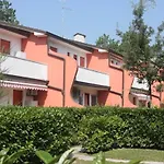 Lovely Flat With Garden In A Residence-beahost
