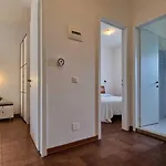Apartment Lovely Flat With Garden In A Residence-beahost