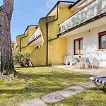 Lovely Flat With Garden In A Residence-beahost Bibione