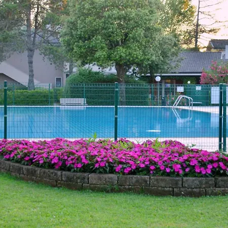 Lovely Flat With Garden In A Residence-beahost Bibione