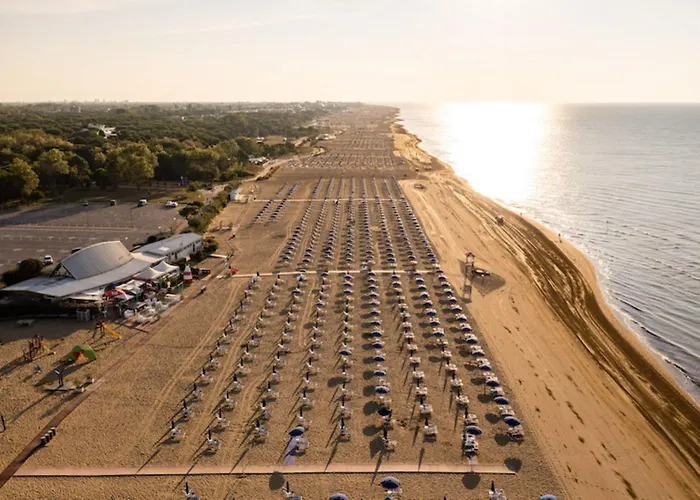 Lovely Flat With Garden In A Residence-beahost * Bibione