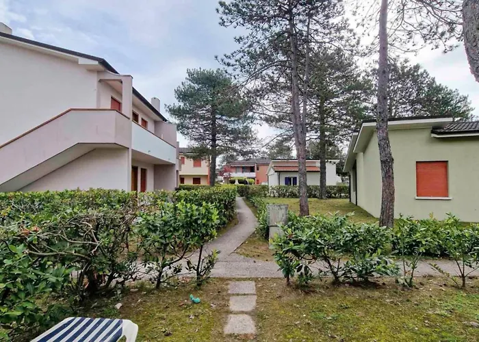 Lovely Flat With Garden In A Residence-beahost